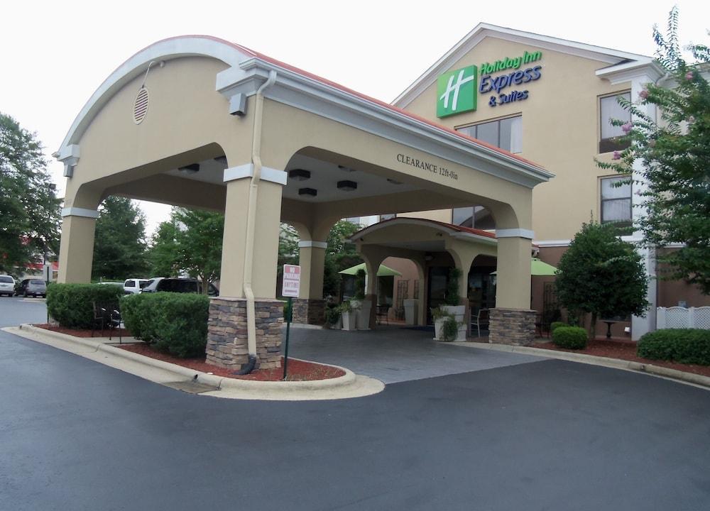 Holiday Inn Express Hotel & Suites Sanford By Ihg Buitenkant foto