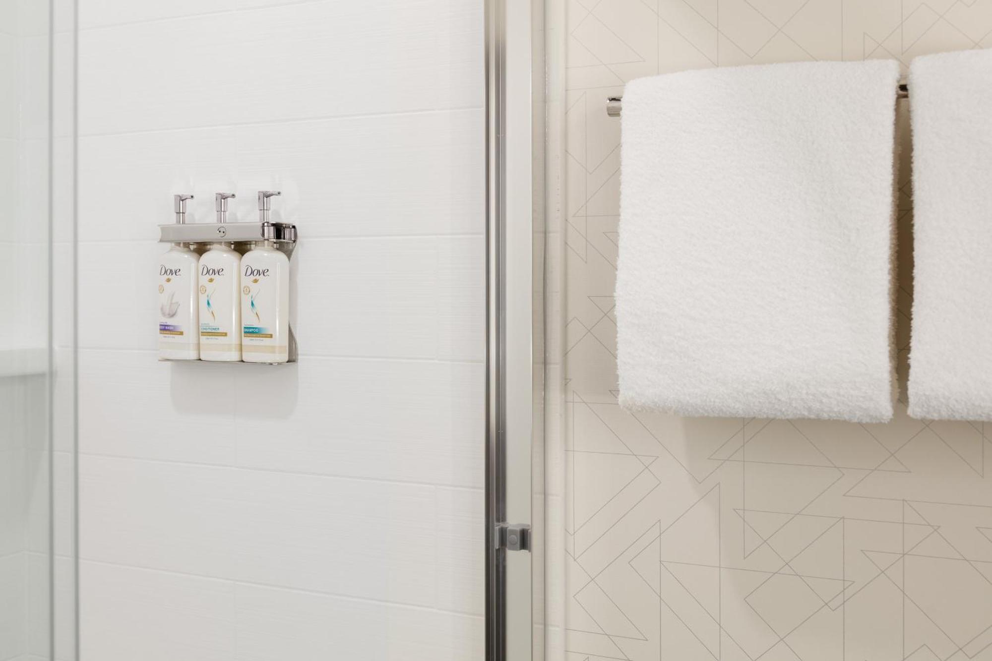 Holiday Inn Express Hotel & Suites Sanford By Ihg Buitenkant foto