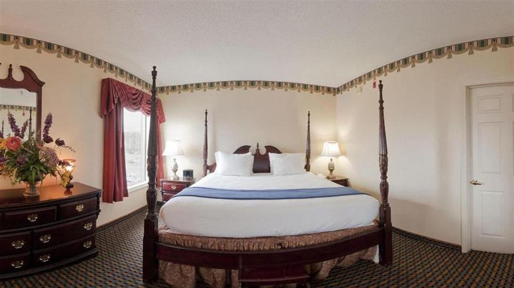 Holiday Inn Express Hotel & Suites Sanford By Ihg Buitenkant foto